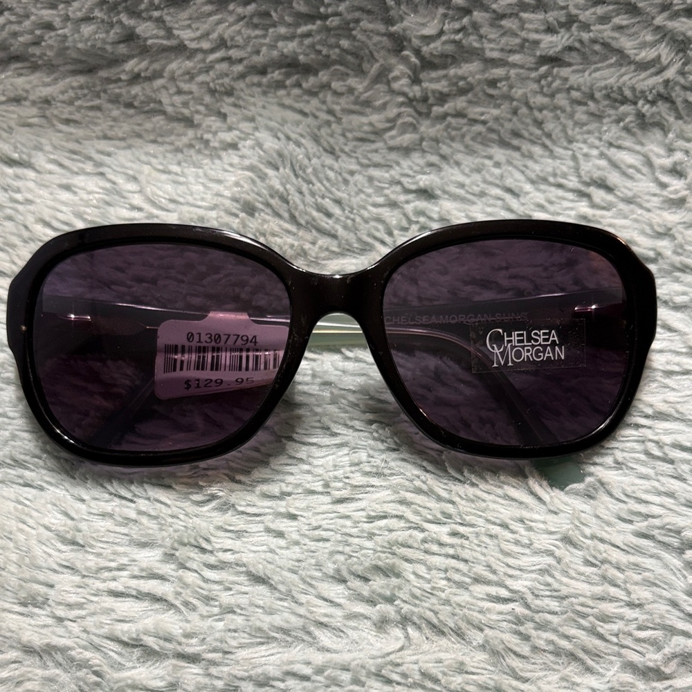 Chelsea Morgan Sunglasses NWT